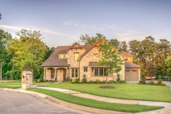 linda-k-harmony-real-estate-energetic-space-clearing-house-tan-brick